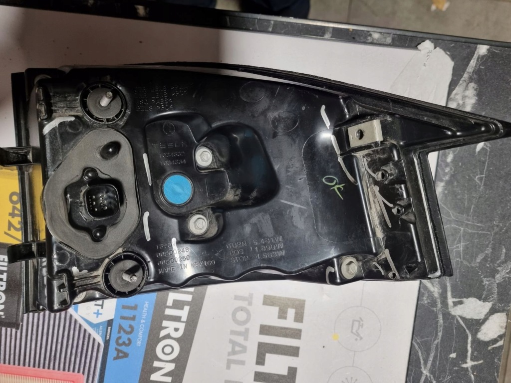 Tesla x лампа задняя левая Доставка