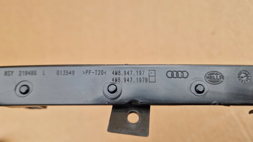 фото №3, Молдинг led консоли audi q7 q8 lift 4m8947197b оригинал