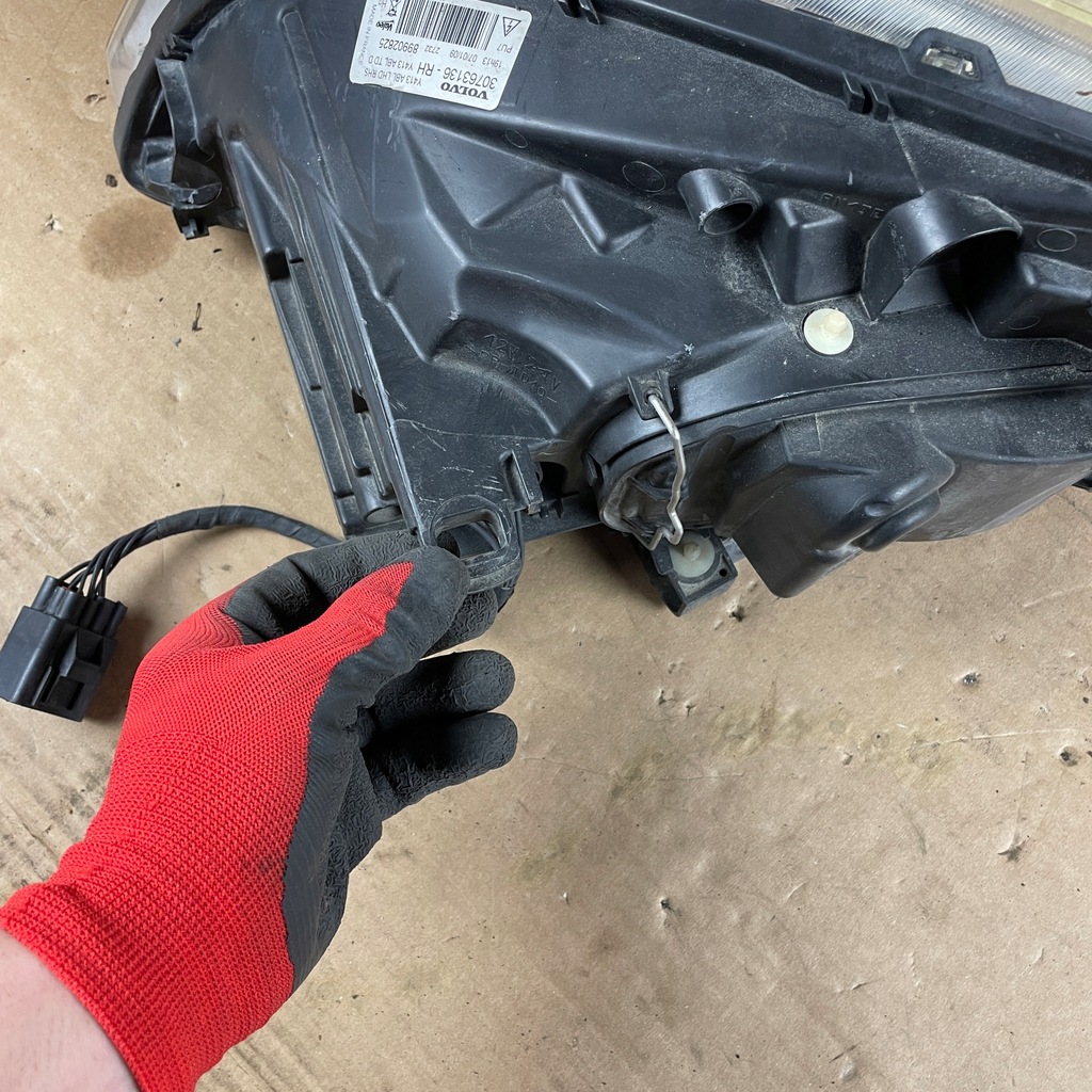 фото №10, Volvo xc60 i 08-13 ксенон 30763136 лампа передня перед права + кронштейн