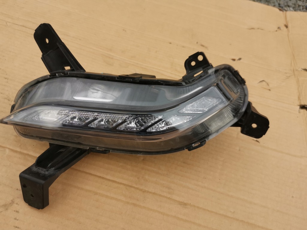 фото №1, Hyundai i30 iii fastback 3 led drl правый противотуманная фара
