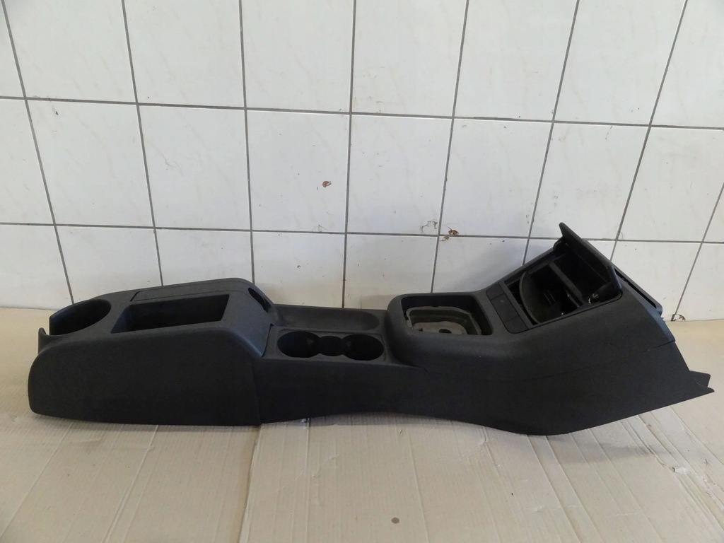 фото №9, Vw golf v plus 2006 тунель середній салону