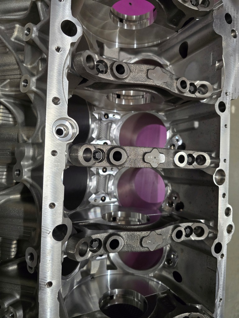 фото №8, Блок двигателя s63b44 t2 s68b44 новый m5 f90 xm x5 x6 m power