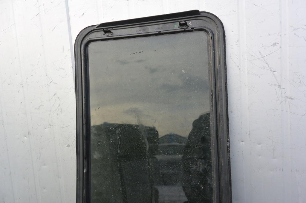 фото №8, Стекло люк maserati quattroporte vi 2013