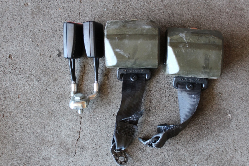 фото №1, Seat ibiza iv 3-дверь комплект ремни задняя защёлки