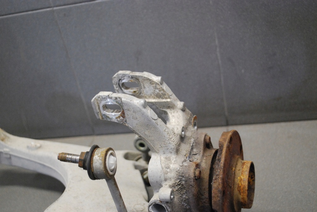 фото №10, Поворотный кулак рычаг ступица audi a8 d2 lift левый задняя