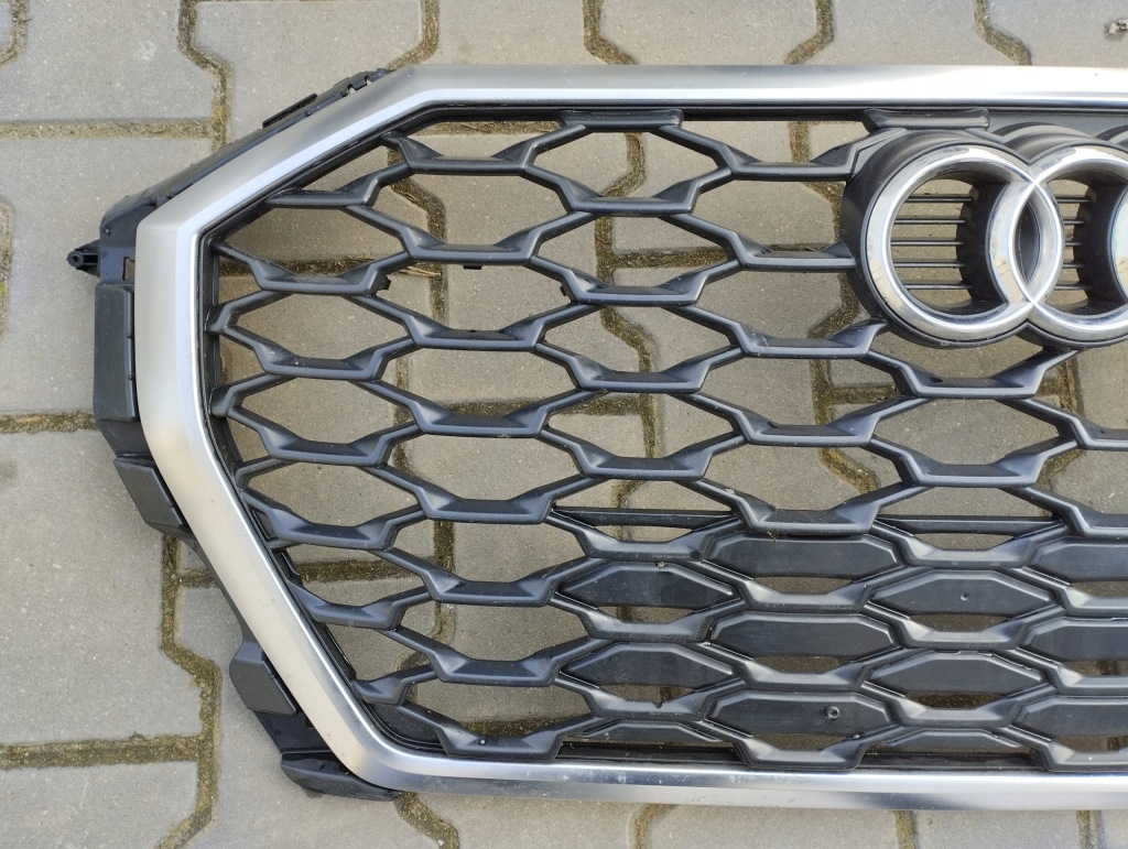 Audi q3 2 решётка  радиатора решётка радиатора 83f853651 Недорого