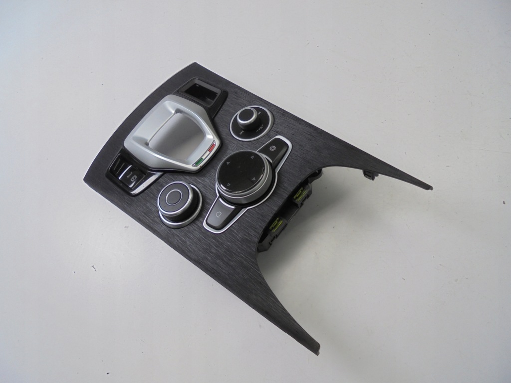 Купить Туннель средний панель радио alfa romeo stelvio рестайлинг  2020-