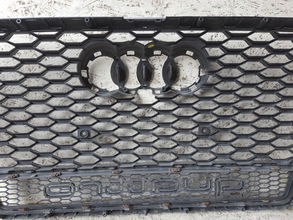 Решётка  радиатора решётка радиатора audi rs6 4g0 15-18 Киев