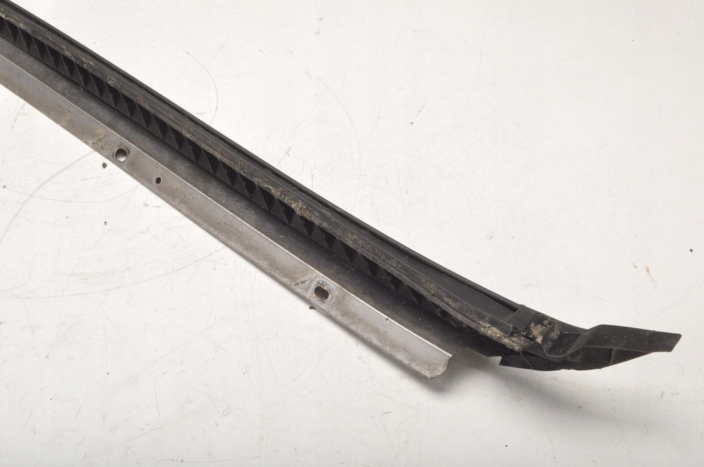 фото №7, Toyota tundra молдинг скло лобове ліва 00-06