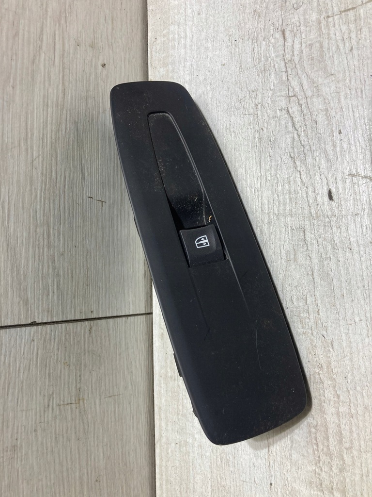 фото №1, Перемикач вікон правий перед renault megane iv 22r