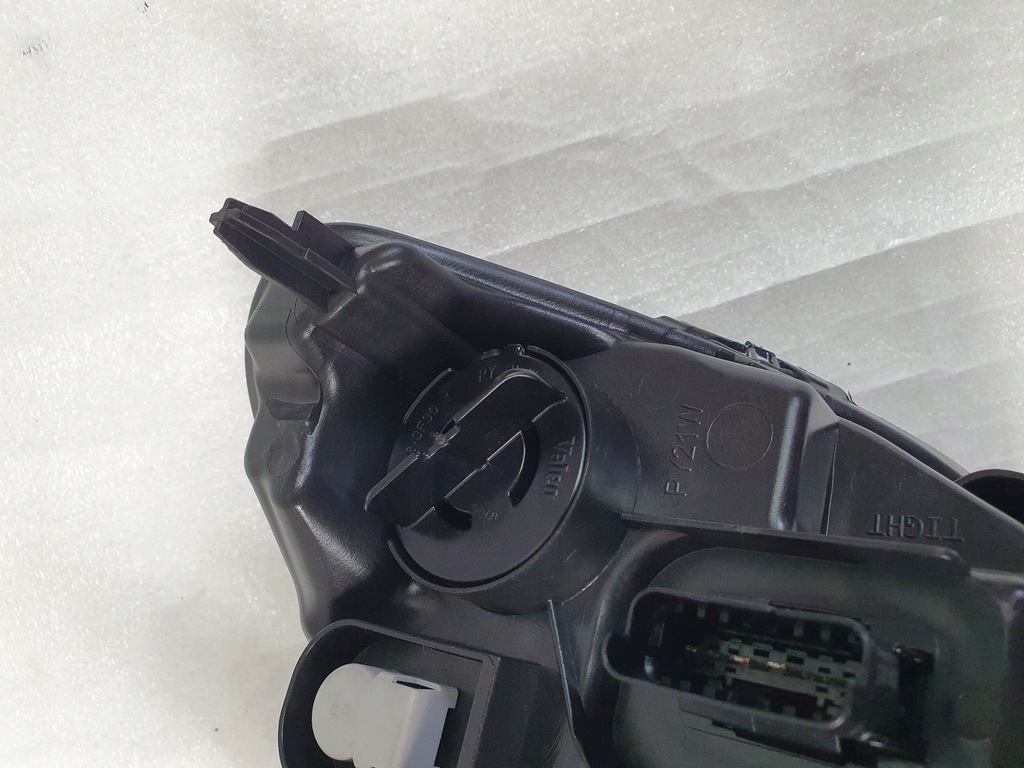 фото №10, Правая лампа перед dacia logan sandero mcv ii 2 12-15 260105344r