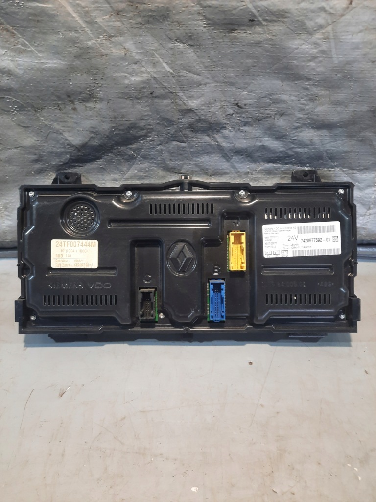 Счетчик приборы renault premium 450 07r оригинальный номер 7420977592-01 Цена