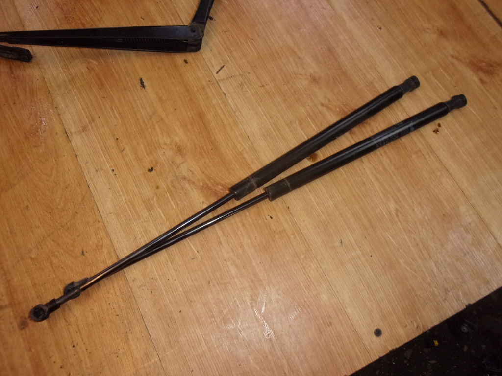 фото №1, Alfa romeo giulietta амортизаторы крышки задняя комплект