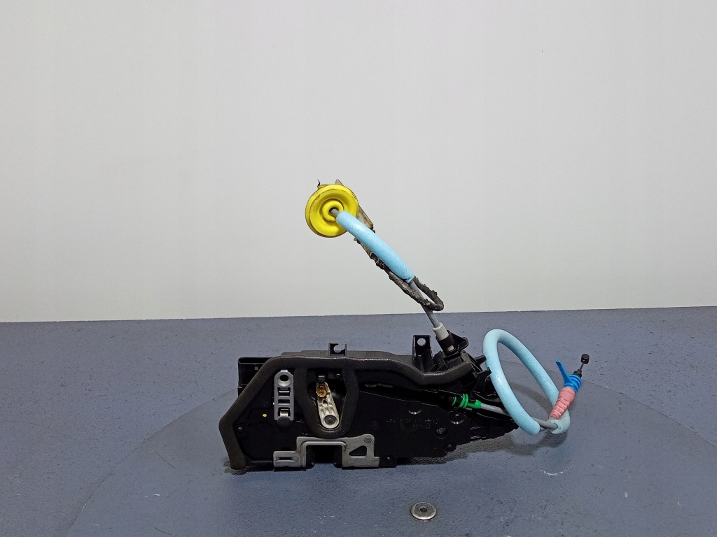 фото №2, Bmw 1 f40 замок дверь перед левый 5 pin 7445041