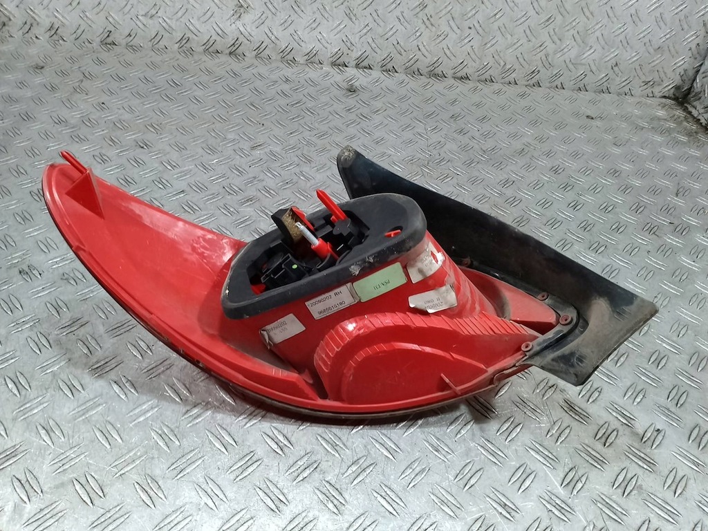 фото №2, Лампа задняя правая peugeot 206 plus 11-8057 r