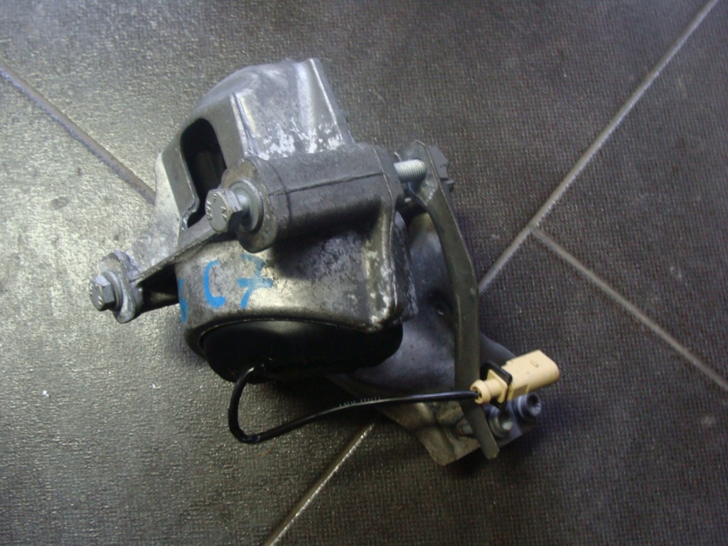 фото №1, Подушка двигуна audi q5 8r0199381b