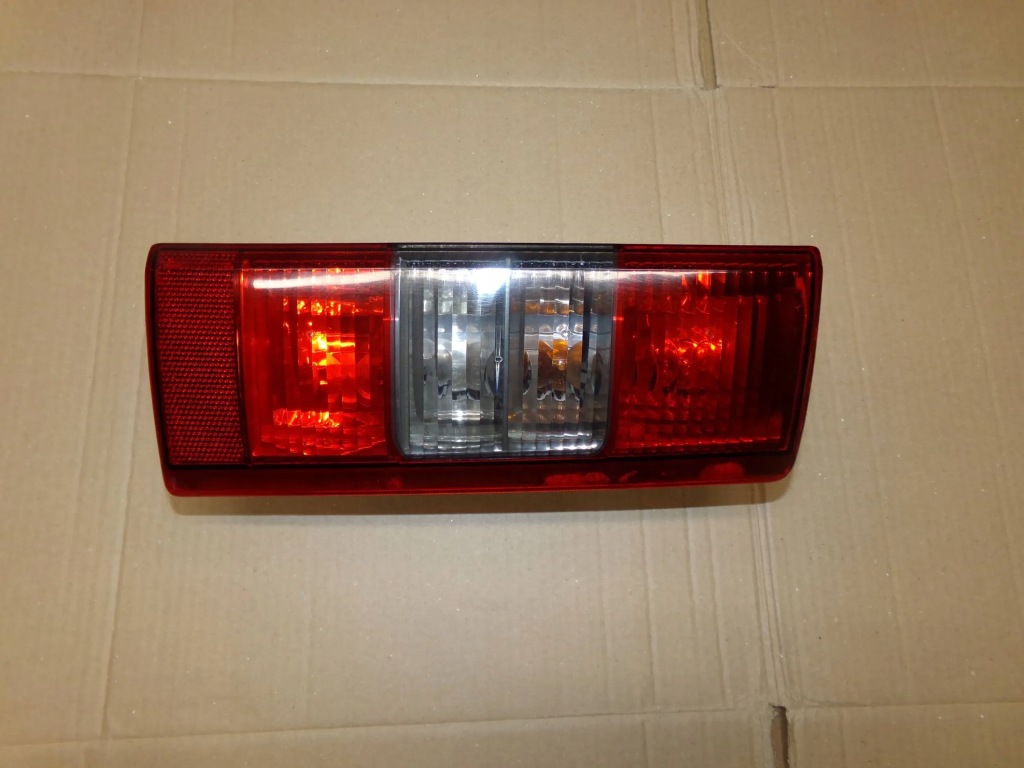 фото №2, Лампа правая задняя задняя combo 01-11r