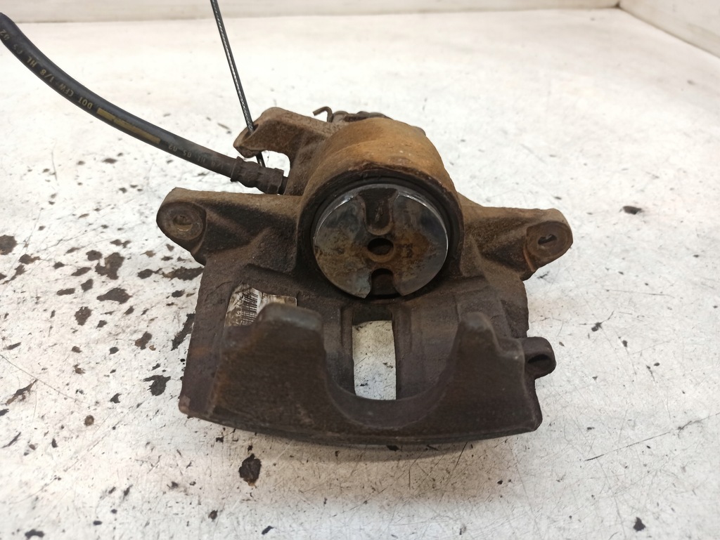 фото №7, Citroen c5 1 i 2.0 hdi суппорт тормозной левый перед