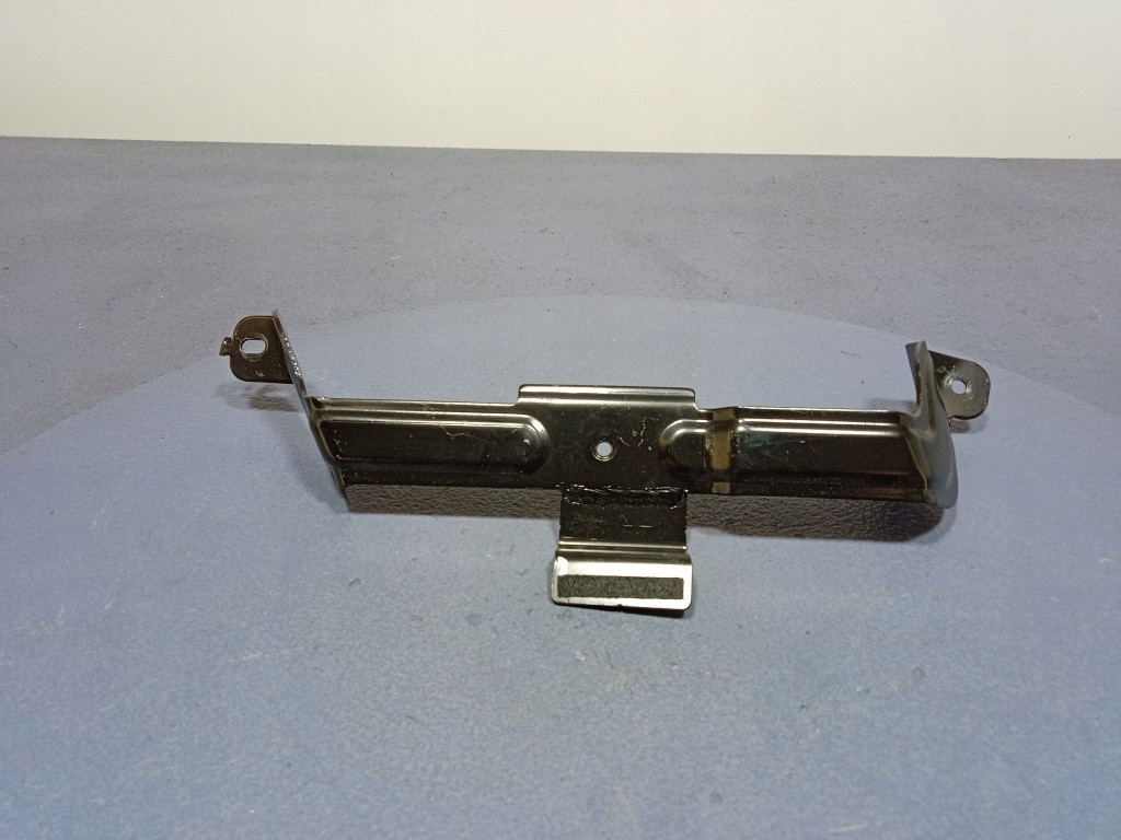 фото №5, Mercedes gls x167 кронштейн кронштейн шторка багажника левый a1678100705