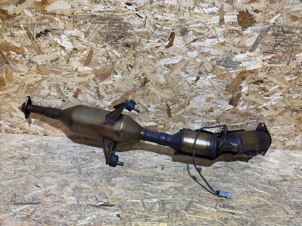 Каталізатор + датчик toyota 1.8 gp1 tc9 33717 оригінал демонтаж Недорого