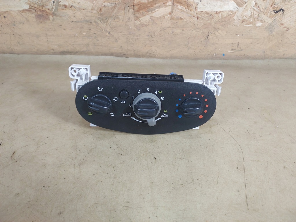 фото №1, Dacia sandero i панель обдув кондиционера 08-12