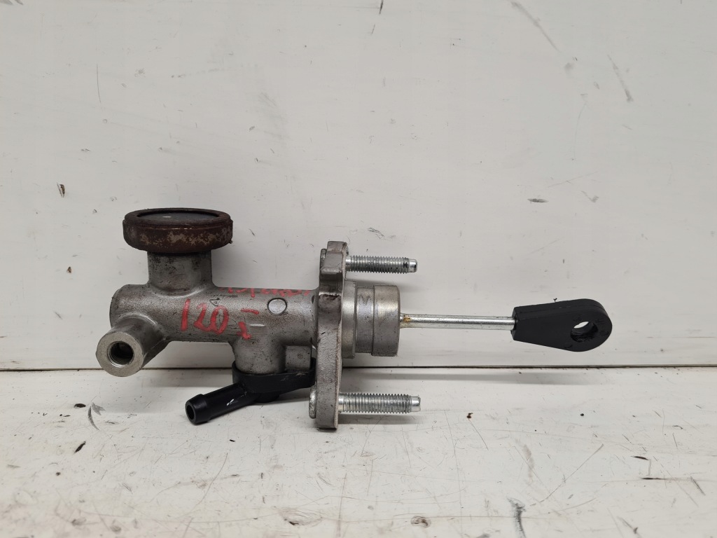 фото №1, Hyundai i20 lift 1,1crdi насос сцепления 2012-14r