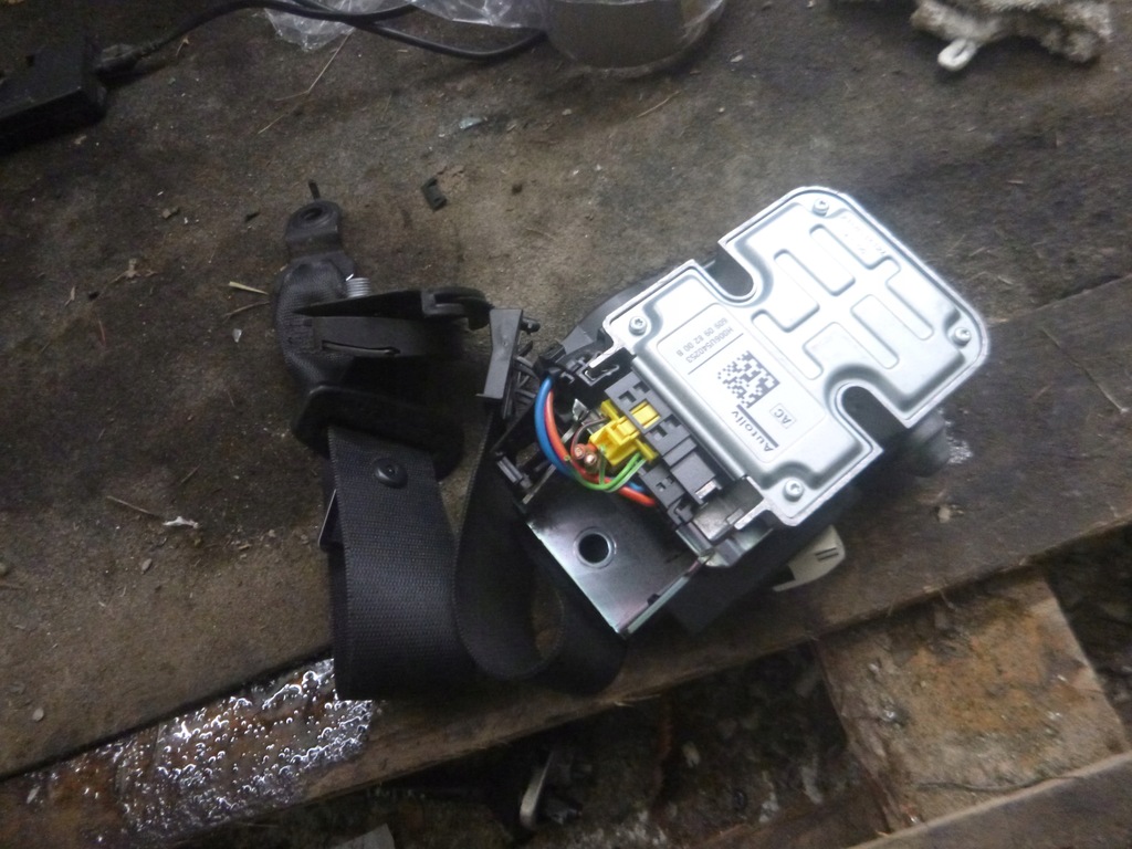 фото №1, Pas безпеки лівий 602208200 mercedes w211