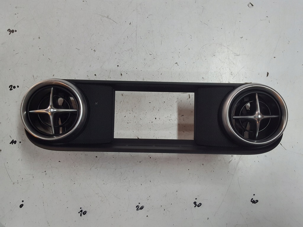 фото №1, Mercedes slk r172 w172 11-15r решётки обдув средний