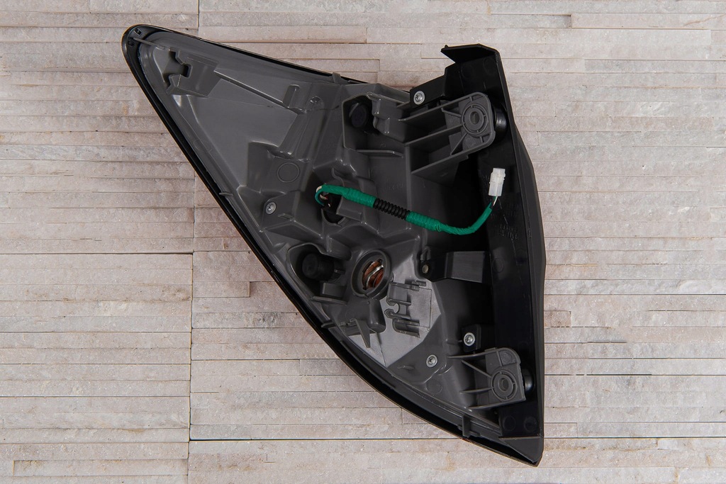 фото №11, Honda hr-v ii ru 2015-2018 лампа задняя led правая 33502t7sa01