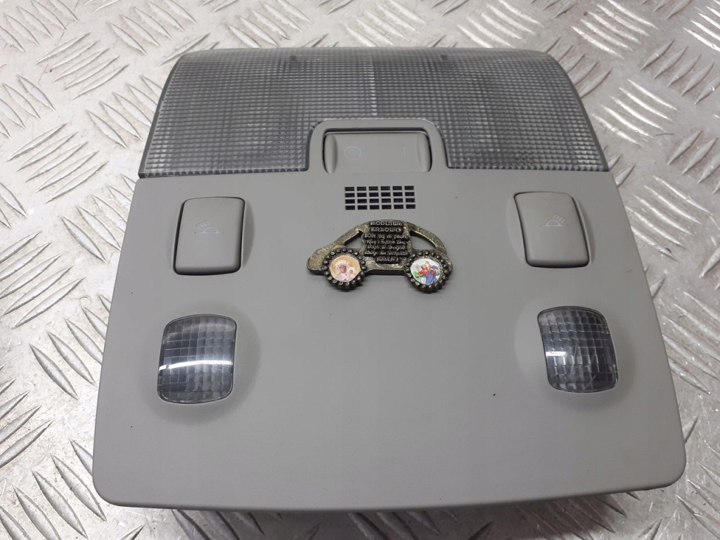 фото №1, Освещение кабины перед audi a3 8l 1.6 8l0947111d