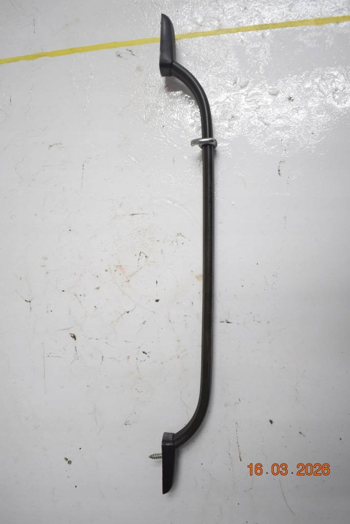 Купить Ручка кронштейн правый задний  mercedes w110 w111