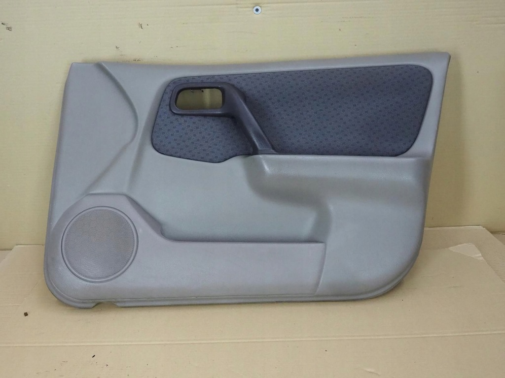 фото №1, Обшивка обивка дверь перед правый primera p11 lift