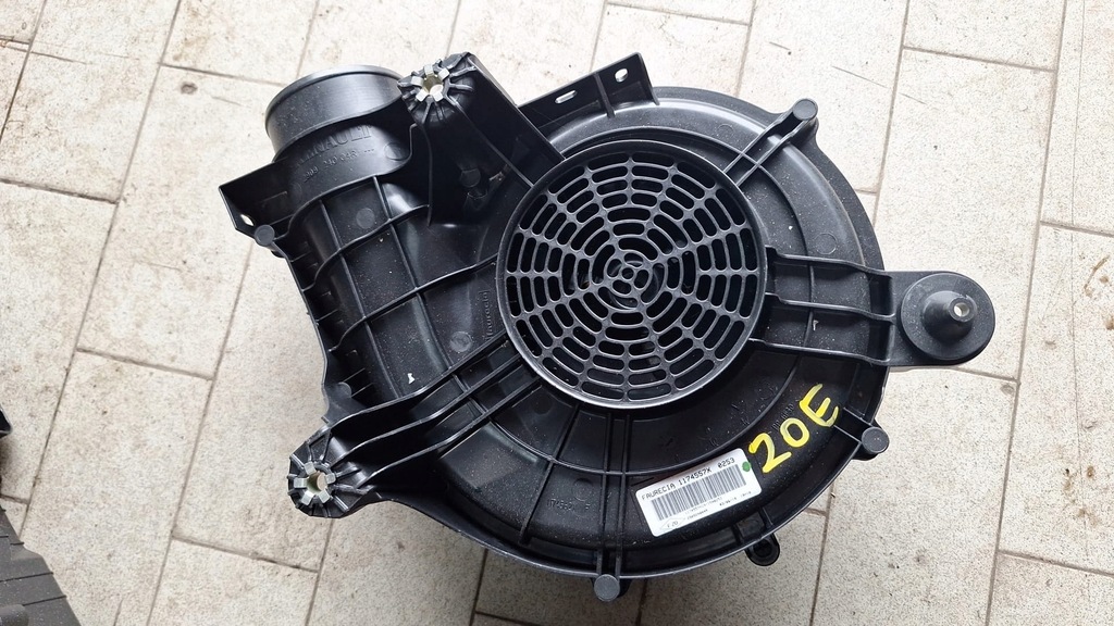 фото №1, Вентилятор повітродувка двигуна renault zoe lift 290924004r