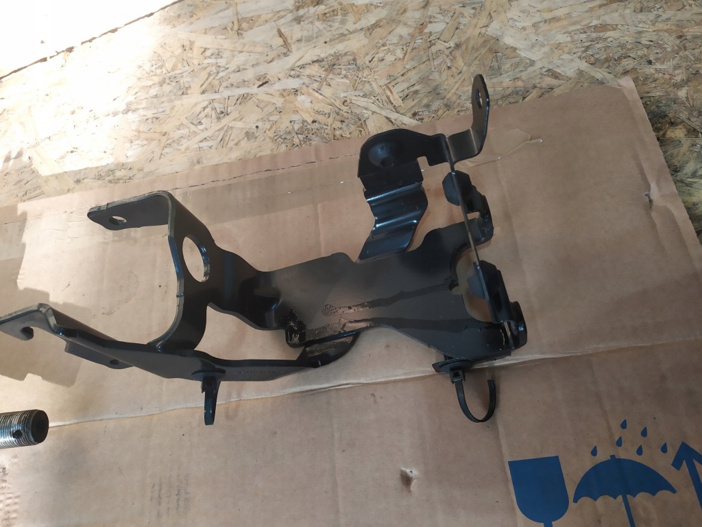 фото №1, Кронштейн кронштейн abs 9824447480 citroen c4 iii ds4