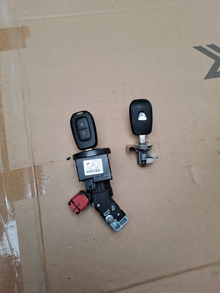 фото №1, Замок зажигания ключи комплект dacia spring lift org fv