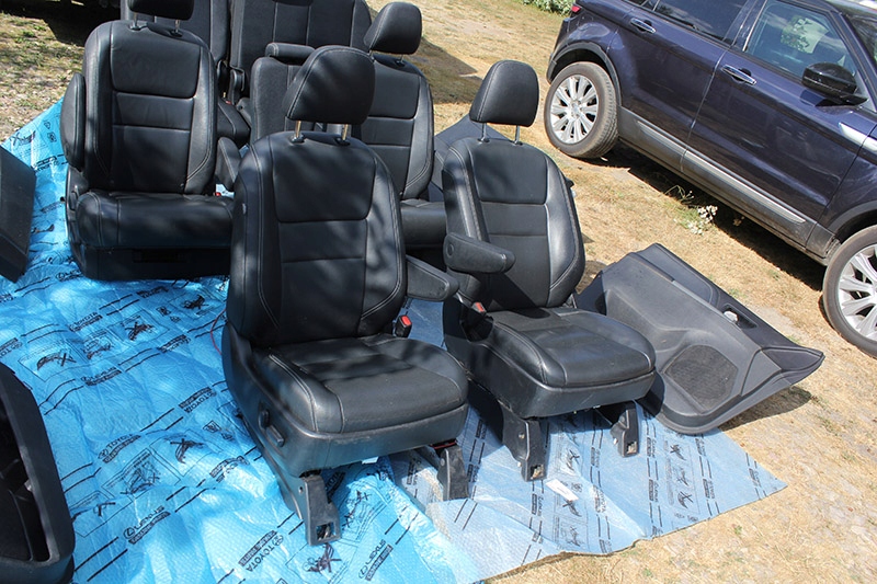 фото №8, Toyota sienna 2016 сиденья комплект кожа czarna igł