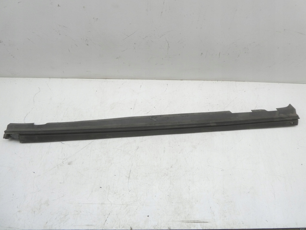 фото №1, Volvo xc40 молдинг поріг 31448224 права зовнішня