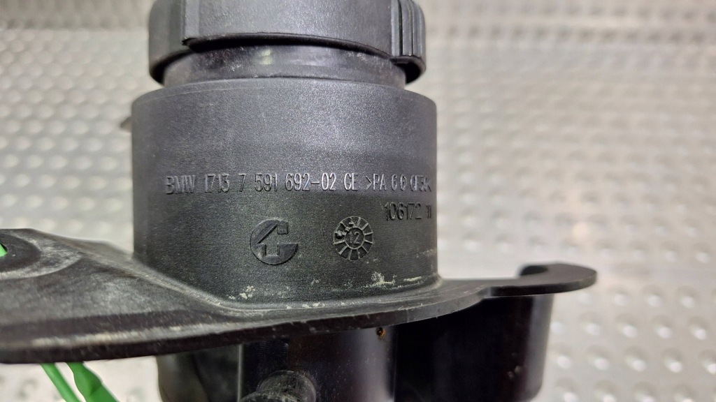 Заливная горловина патрубок заливной 7591692 bmw f01 f02 f06 f07 f10 f11 Недорого