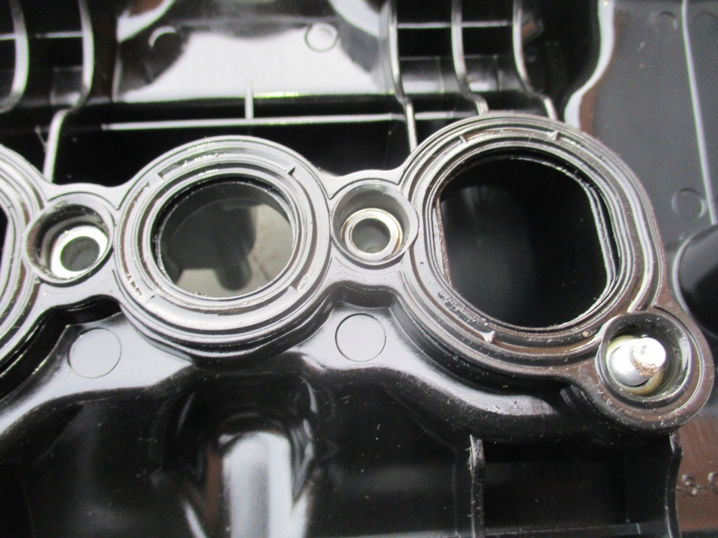 фото №8, Jaguar xf x250 3.0d v6 275 ps - кришка клапанів