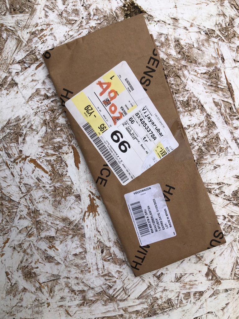 фото №1, Молдинг стойка крыла правый задняя audi a1 8x4 8x