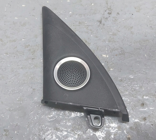 фото №1, Audi a4 b8 трикутник заглушка динаміка ліва b&o