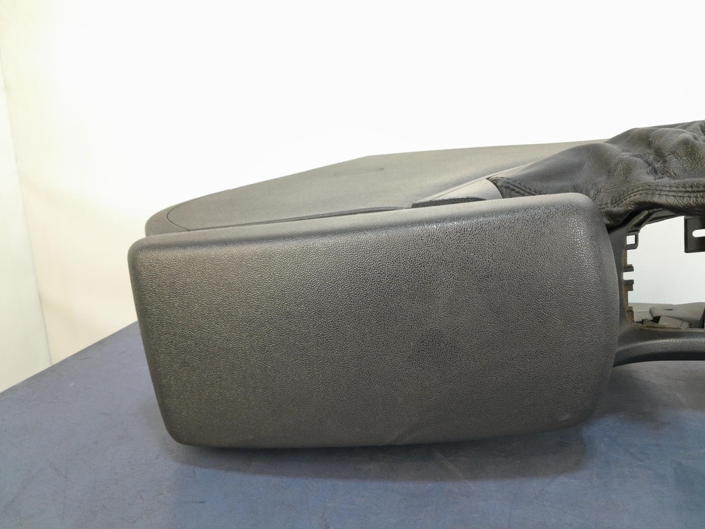 фото №7, Citroen c5 iii sedan подлокотник туннель средний