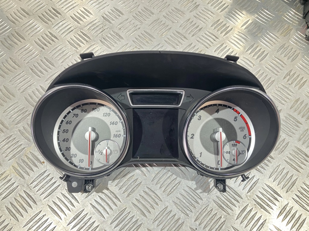 фото №1, Счетчик приборы mercedes gla x156 2.2 cdi uk