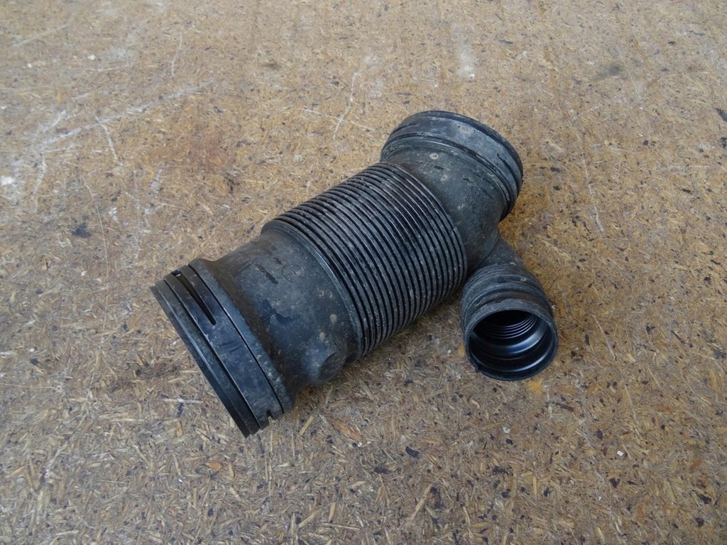 фото №1, Golf v r32 audi tt 8j 3.2 v6 bub bdb bmj труба шланг воздуха 8j0129684