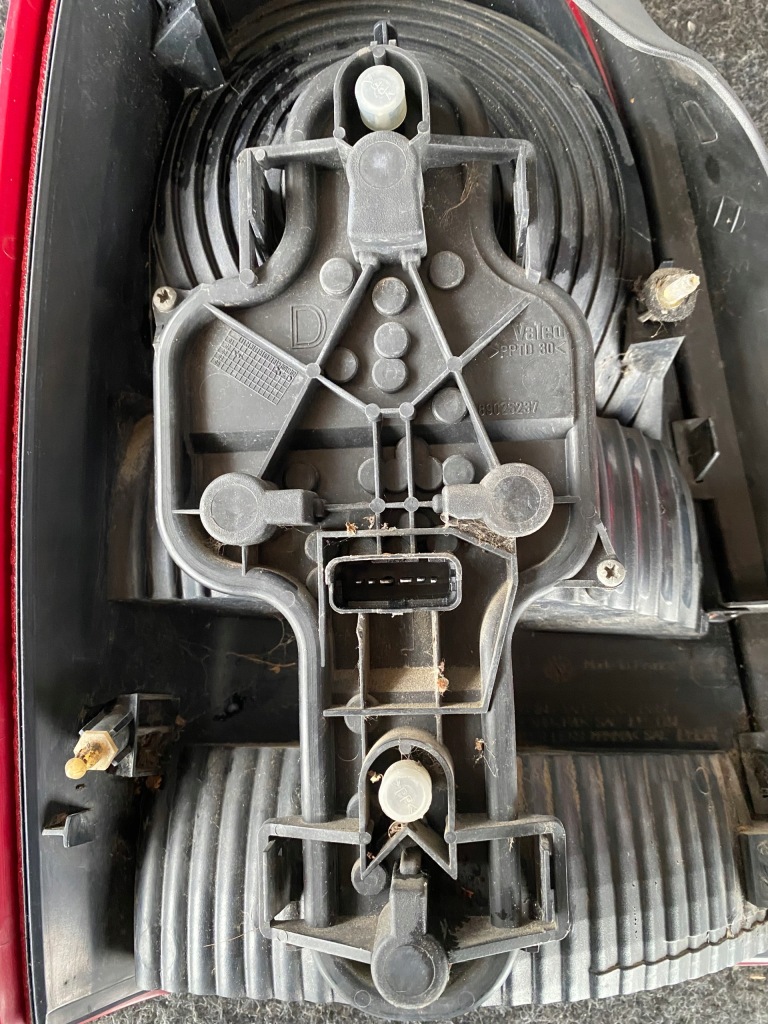 фото №15, Лампа правий задня nissan primera p12 sedan + вкладиш - 89025237