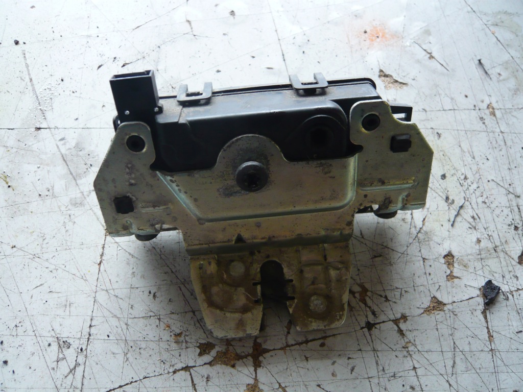 Купити Замок кришки багажника 495058724 opel astra h