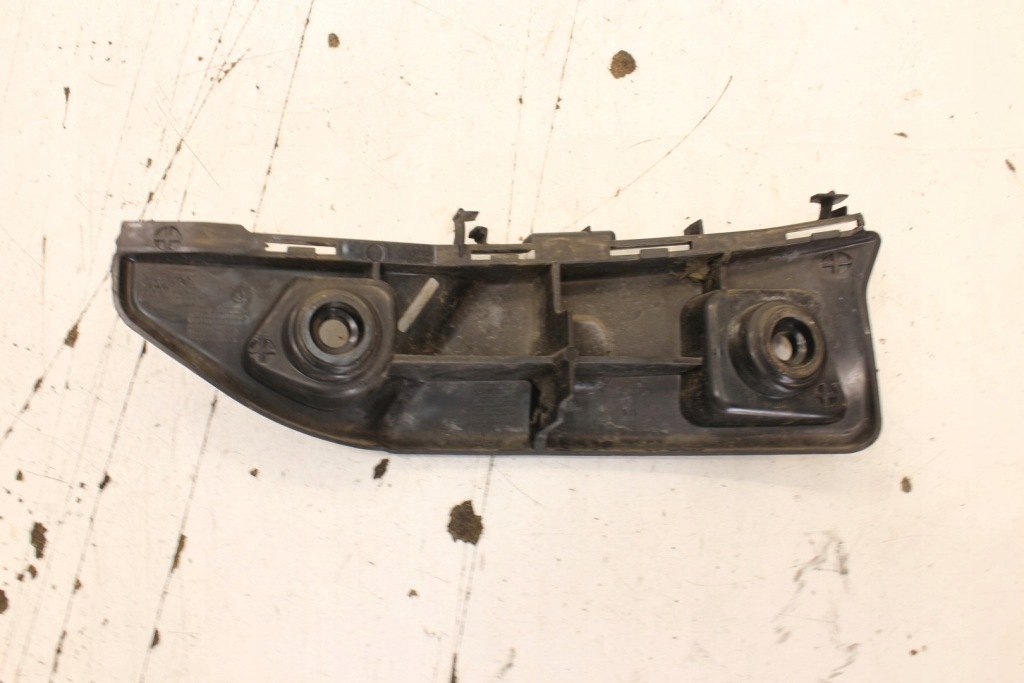 Кронштейн  бампера ліва задній mercedes w176 amg в Україні