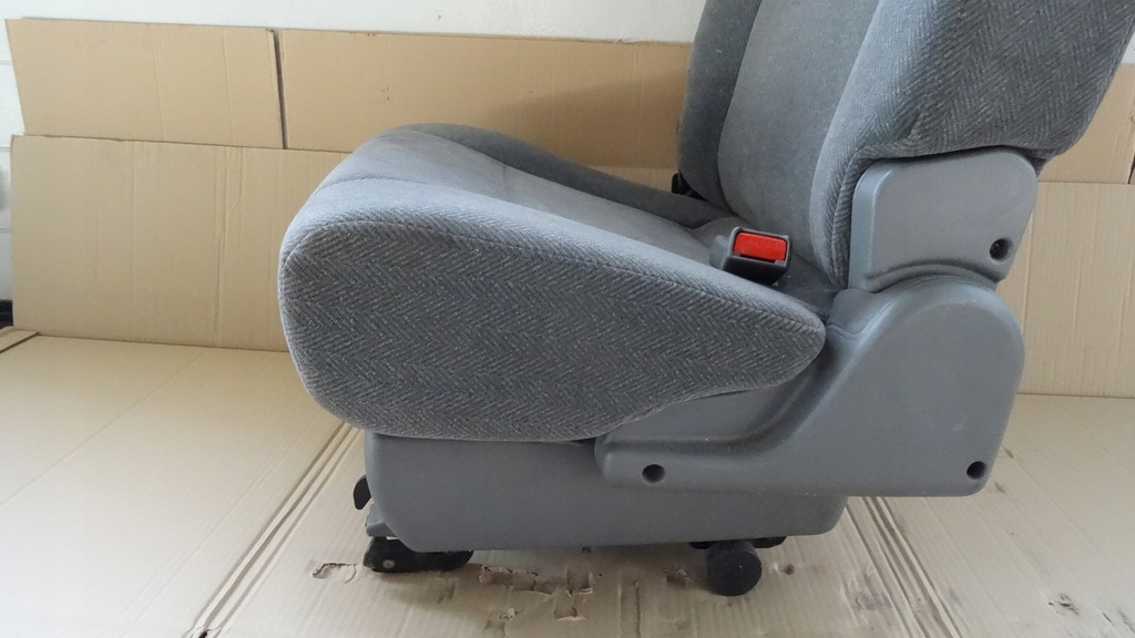 фото №11, Kia carnival i сидіння правий задня iii ряд