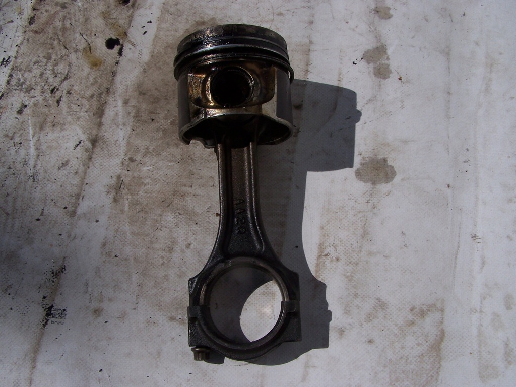 фото №2, Mazda 3 6 поршень 2.2d r2aa