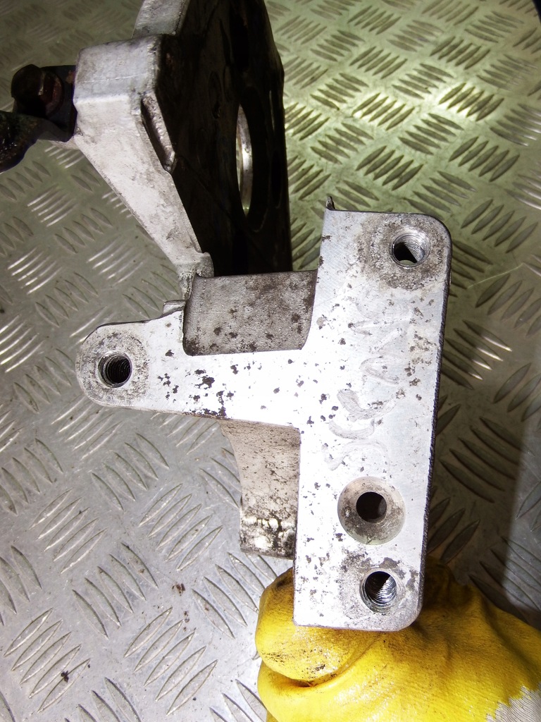 фото №2, Кронштейн насоса впрыскная renault laguna ii trafic megane ii scenic 1.9dci